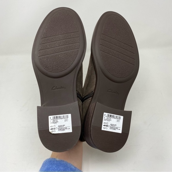 Clarks Women's Memi Zip Ankle BootTaupe Suede - Picture 6 of 7